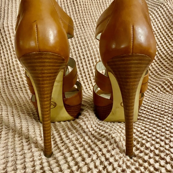 Michael KORS platform heel - Picture 3 of 4